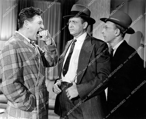 crp-07230 1946 Barton MacLane, Charles Lane, Richard Dix Whistler film Mysterious Intruder crp-07230