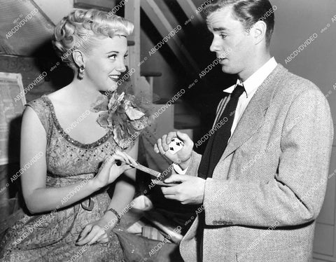 crp-07260 1950 Marshall Thompson magic card tricks for Jan Sterling on set film Mystery Street crp-07260