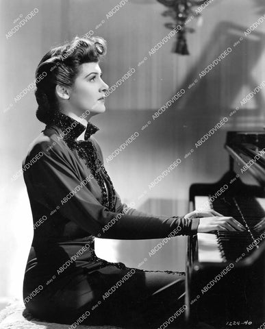 crp-07325 1942 Ann Ayars at the piano film Nazi Agent crp-07325