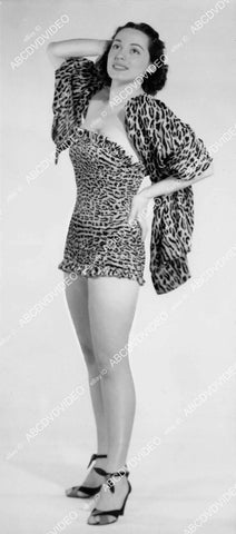 crp-00732 1950 Opera singer goes vintage pinup Marguerite Piazza in leopard print swimsuit crp-00732