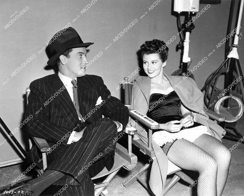 crp-07395 1943 candid Edward Norris w sexy Vivian Austin in her fishnets film Night Club Girl crp-07395