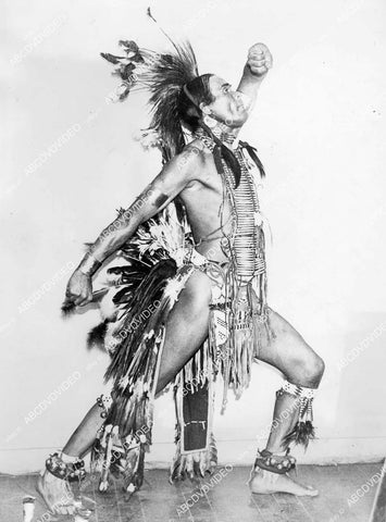 crp-00764 1936 dancer Native American Indian Os-No-Mon big hit in Paris crp-00764