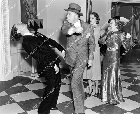 crp-07757 1938 Reginald Owen socks Reginald Gardiner, Billie Burke laughs film Everybody Sing crp-07757
