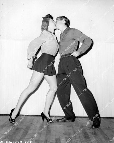 crp-07767 1945 Columbia Studios dancers Ethel Sherman (great legs), George Martin to wed crp-07767