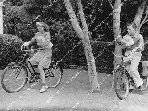 crp-00787 1944 Robert White Louise Erickson make delivery on bicycle film Meet Miss Bobby Socks crp-00787