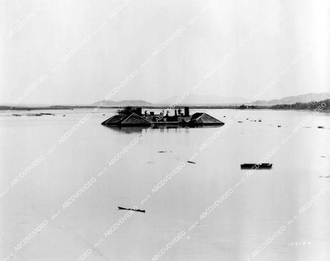crp-08051 1924 people trapped by flood silent film The Galloping Fish crp-08051