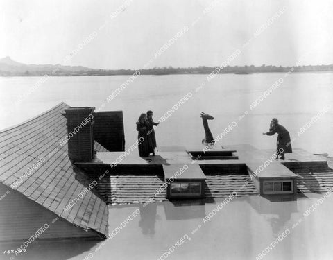 crp-08063 1924 people trapped by flood silent film The Galloping Fish crp-08063