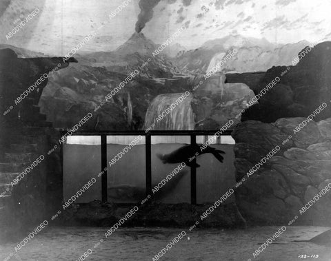 crp-08086 1924 Freddie the seal in his aquarium tank silent film The Galloping Fish crp-08086