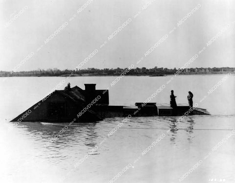 crp-08095 1924 people trapped by flood silent film The Galloping Fish crp-08095