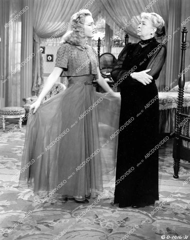 crp-08149 1943 Lynn Merrick, Kathleen Howard film Swing Out the Blues crp-08149