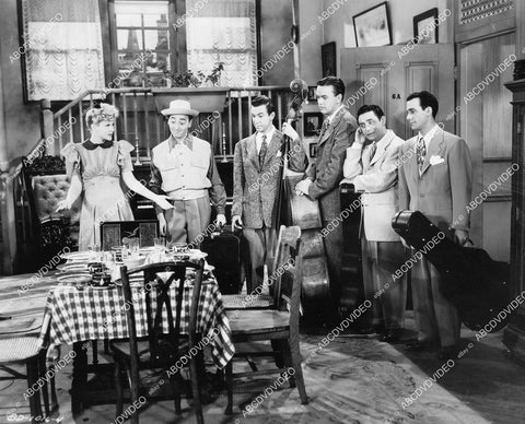 crp-08157 1943 Joyce Compton & music group The Vagabonds film Swing Out the Blues crp-08157