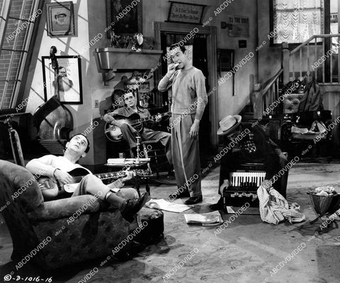 crp-08163 1943 music group The Vagabonds film Swing Out the Blues crp-08163