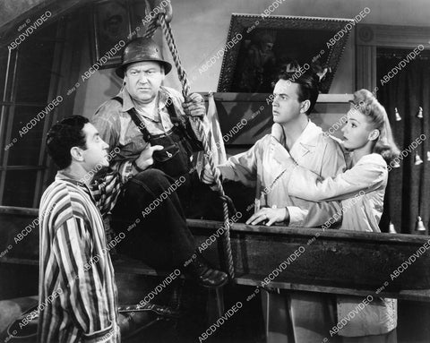 crp-08167 1943 Bob Haymes, Lynn Merrick & music group The Vagabonds film Swing Out the Blues crp-08167