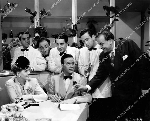 crp-08182 1943 Janis Carter, Bob Haymes & music group The Vagabonds film Swing Out the Blues crp-08182