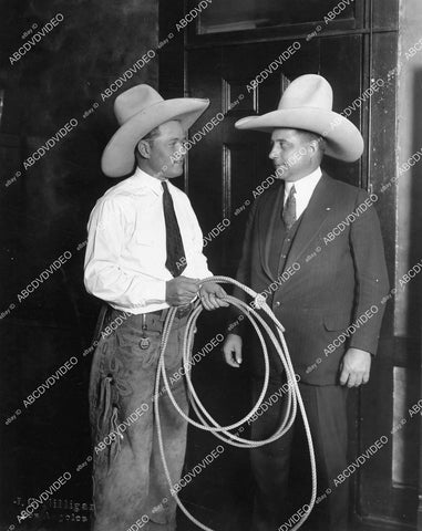 crp-08190 1930's two cowboys in ten gallon hats crp-08190