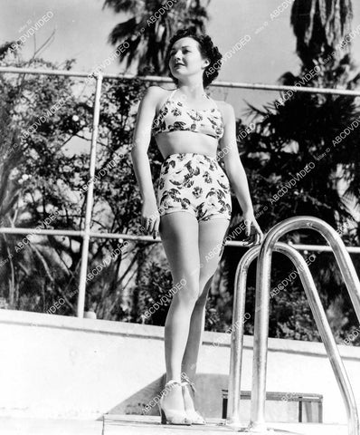 crp-08202 1930's Lynn Bari in new bikini swimwear by the pool crp-08202