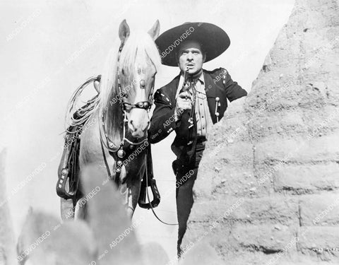 crp-08318 1945 Duncan Renaldo w his horse film The Cisco Kid Returns crp-08318