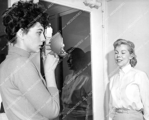 crp-08442 1950's Bonnie Cross gets photographed by Joyce Weiss for Truth newspaper or magazine crp-08442