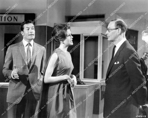 crp-08887 1963 Hugh O'Brian, Pamela Tiffin, Richard Wattis film Come Fly with Me crp-08887