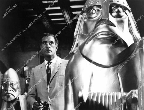 crp-08901 1967 Nigel Green behind a statue film Deadlier Than the Male crp-08901