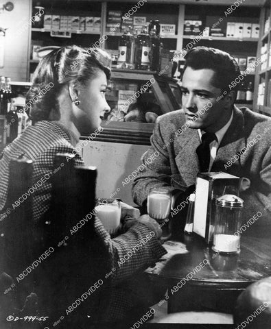 crp-09143 1951 Jody Lawrance, John Derek film The Family Secret crp-09143