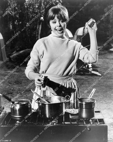 crp-09580 1966 cute Deborah Walley camping and cooking film Spinout crp-09580