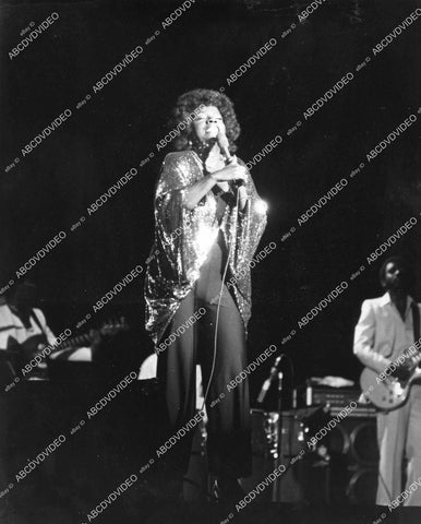 crp-00965 1970's music singer Gloria Gaynor singing away on stage crp-00965