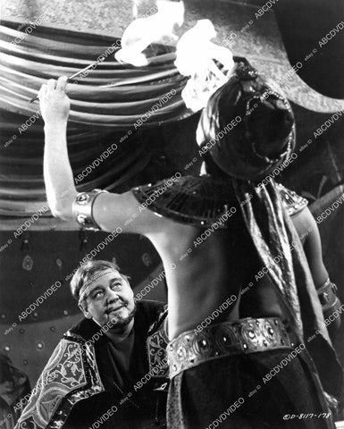 crp-09834 1953 Charles Laughton watches fire eater dancer film Salome crp-09834