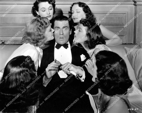 crp-09902 1940 Kaaren Verne, Walter Pidgeon surrounded by the babes film Sky Murder crp-09902