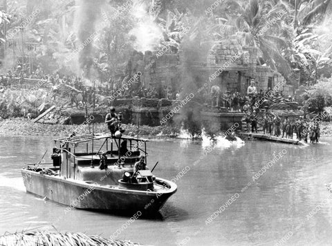 crp-09980 1979 patrol boat going down the river film Apocalypse Now crp-09980