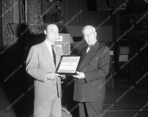 news photo Ralph Edwards receiving award redw-02