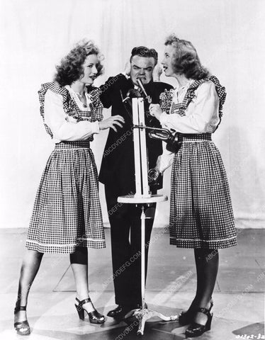 Spike Jones and company performing skit spijon-23