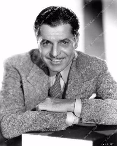 handsome Warner Baxter portrait wbax-69